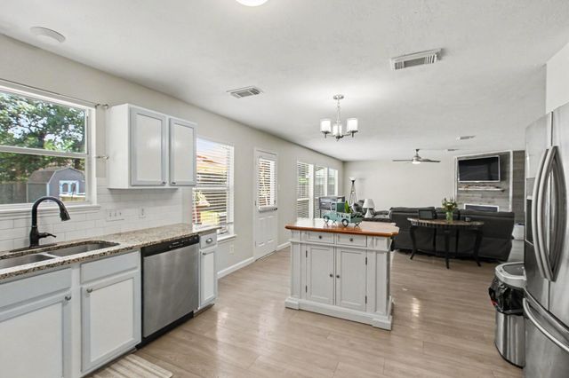 6507 Grant Drive, Magnolia, TX 77354