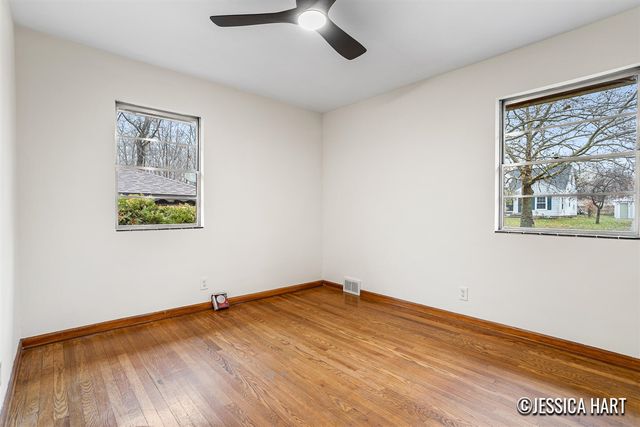 2765 Oakwood Avenue, Grand Rapids, MI 49505