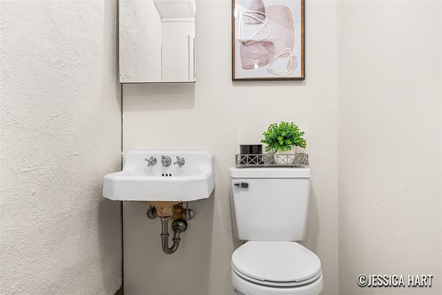 2765 Oakwood Avenue, Grand Rapids, MI 49505