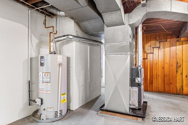 2765 Oakwood Avenue, Grand Rapids, MI 49505