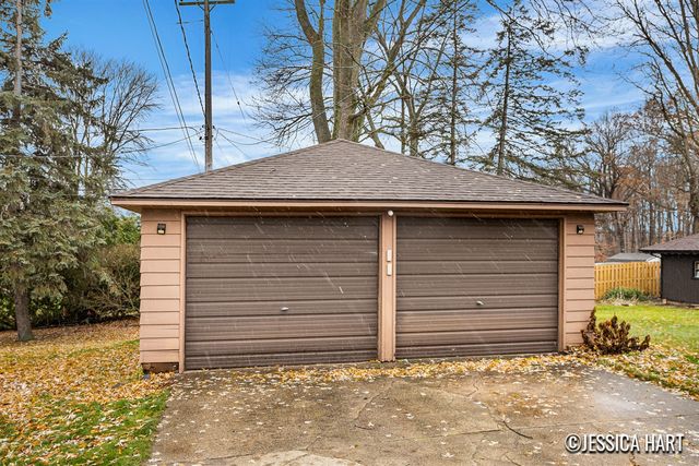 2765 Oakwood Avenue, Grand Rapids, MI 49505