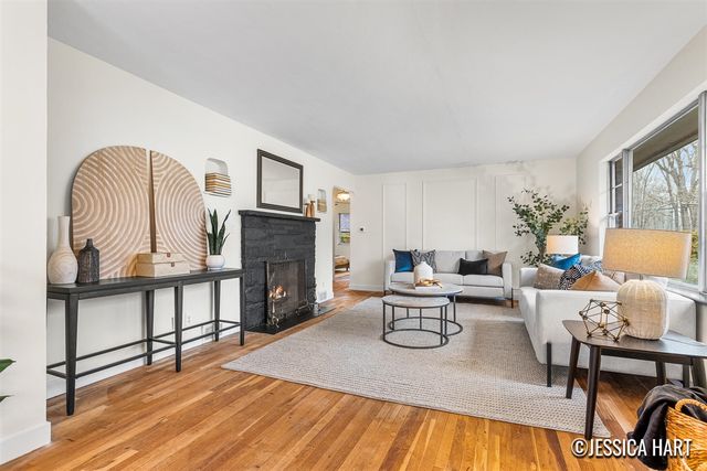 2765 Oakwood Avenue, Grand Rapids, MI 49505