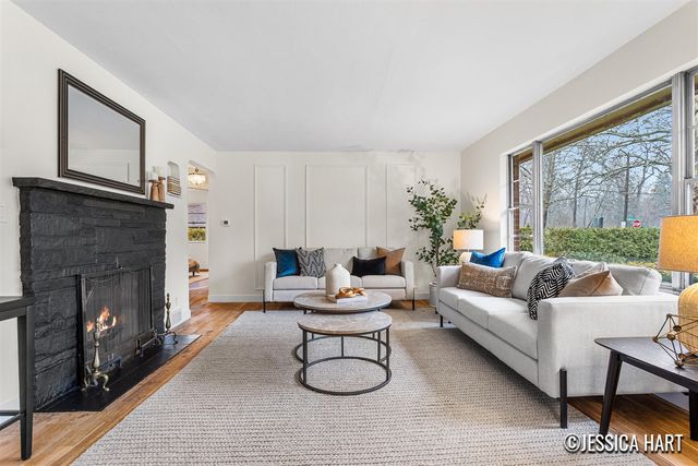 2765 Oakwood Avenue, Grand Rapids, MI 49505