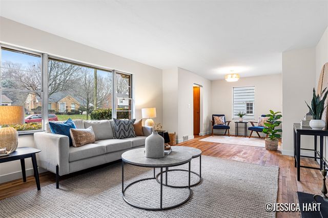 2765 Oakwood Avenue, Grand Rapids, MI 49505