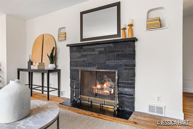 2765 Oakwood Avenue, Grand Rapids, MI 49505