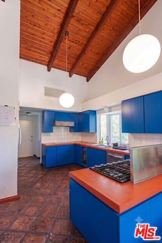 1458 Sutherland Street, Los Angeles, CA 90026