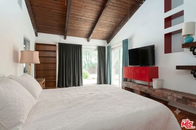 1458 Sutherland Street, Los Angeles, CA 90026