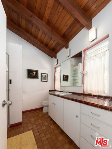 1458 Sutherland Street, Los Angeles, CA 90026
