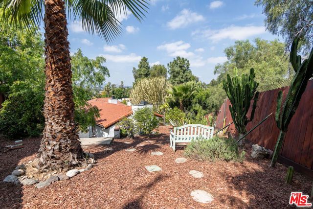 1458 Sutherland Street, Los Angeles, CA 90026