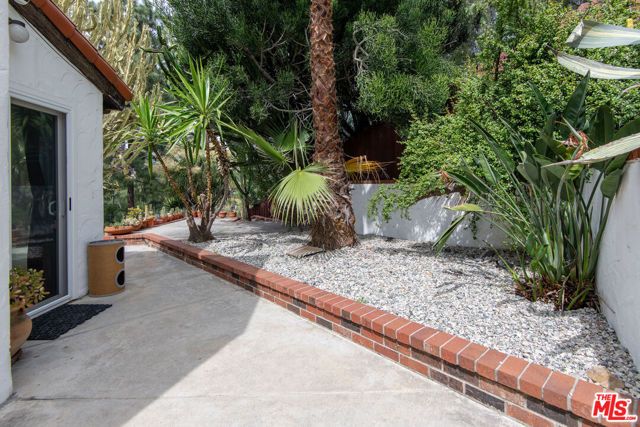 1458 Sutherland Street, Los Angeles, CA 90026