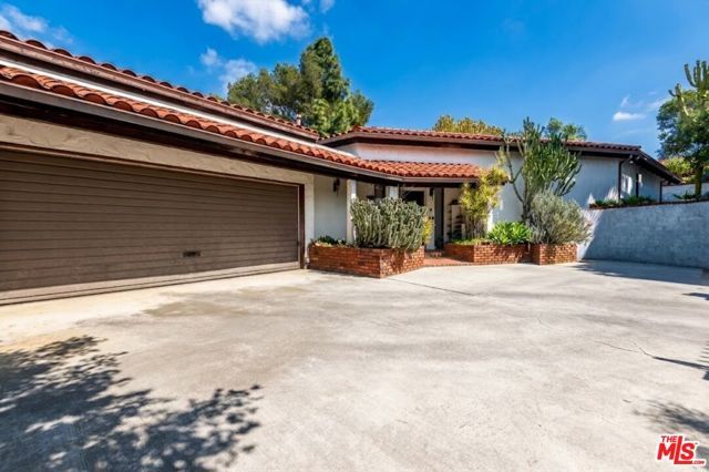 1458 Sutherland Street, Los Angeles, CA 90026