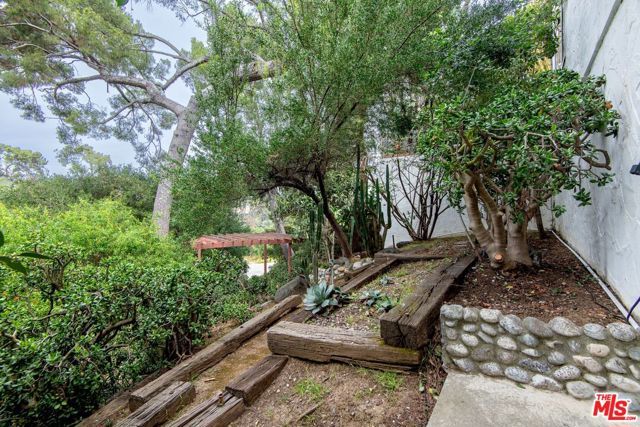 1458 Sutherland Street, Los Angeles, CA 90026