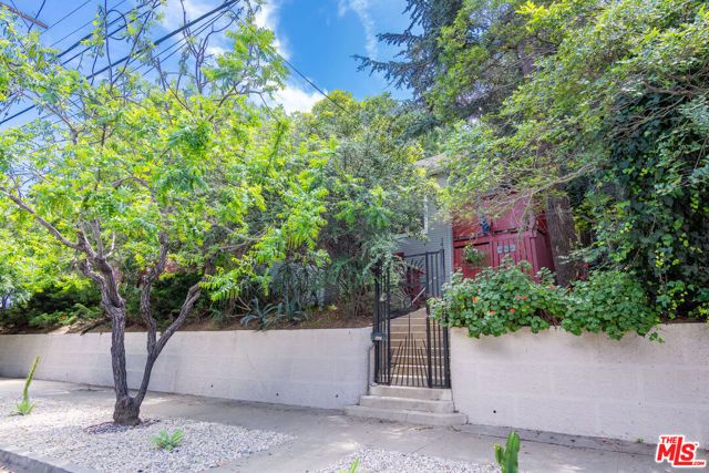 1458 Sutherland Street, Los Angeles, CA 90026