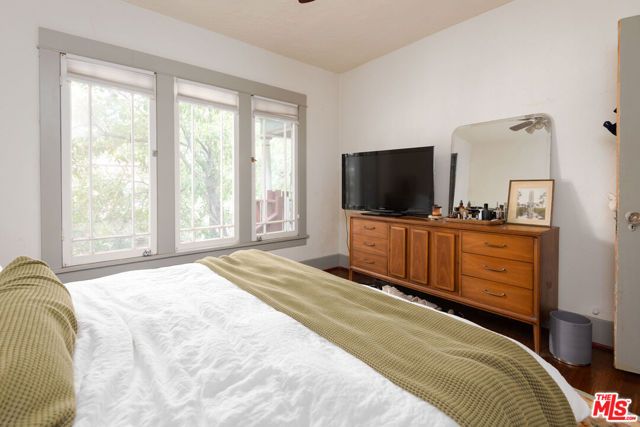 1458 Sutherland Street, Los Angeles, CA 90026