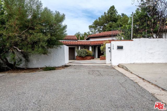 1458 Sutherland Street, Los Angeles, CA 90026