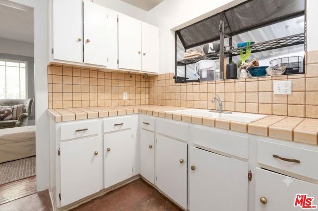 1458 Sutherland Street, Los Angeles, CA 90026