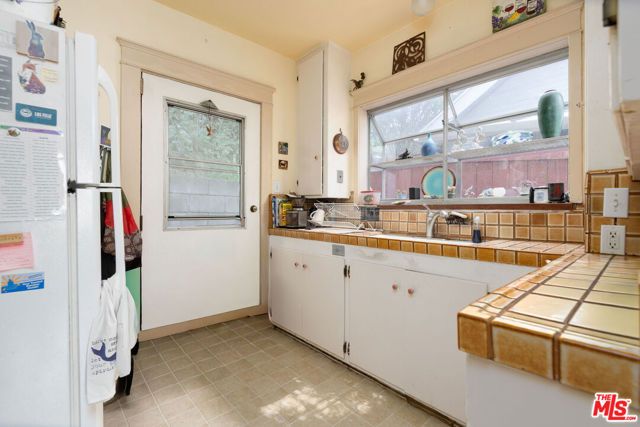 1458 Sutherland Street, Los Angeles, CA 90026