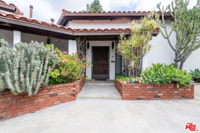 1458 Sutherland Street, Los Angeles, CA 90026