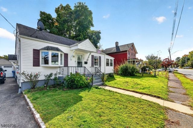 297 Manalapan Rd, Spotswood Boro, NJ 08884