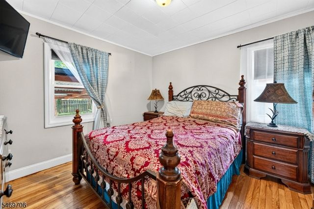 297 Manalapan Rd, Spotswood Boro, NJ 08884
