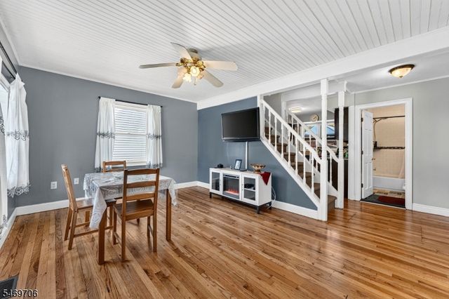 297 Manalapan Rd, Spotswood Boro, NJ 08884