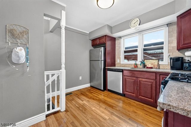 297 Manalapan Rd, Spotswood Boro, NJ 08884