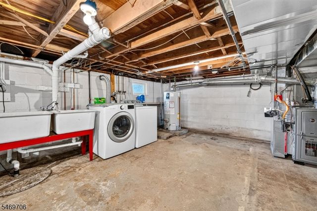 297 Manalapan Rd, Spotswood Boro, NJ 08884