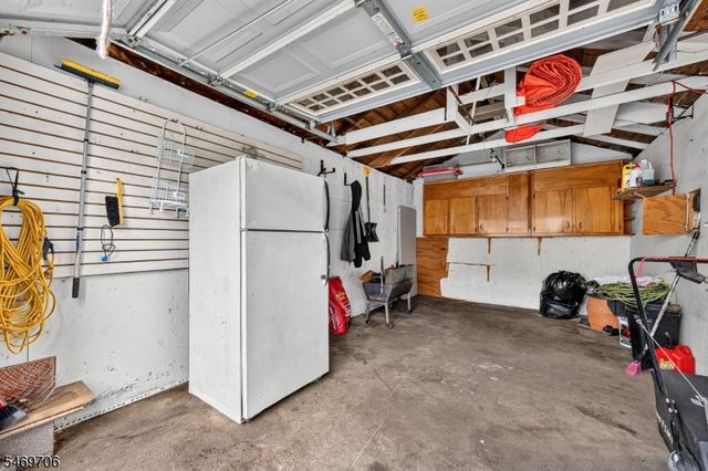 297 Manalapan Rd, Spotswood Boro, NJ 08884