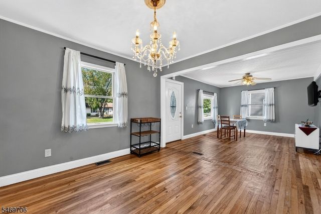 297 Manalapan Rd, Spotswood Boro, NJ 08884