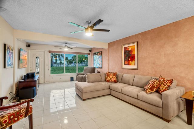 18841 Haywood Terrace 4, Boca Raton, FL 33496
