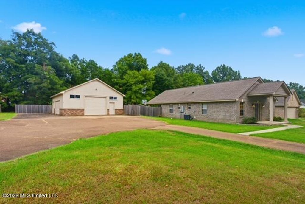 121 Woolfolk Road, Senatobia, MS 38668 — photo 5