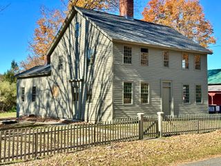 27 Middle Quarter Road, Woodbury, CT 06798