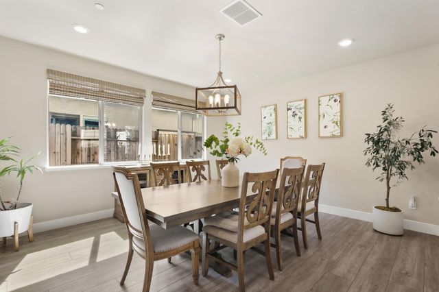 1916 Beale Cir, Lincoln, CA 95648