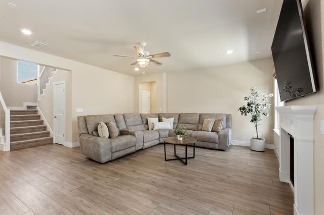 1916 Beale Cir, Lincoln, CA 95648