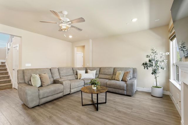 1916 Beale Cir, Lincoln, CA 95648