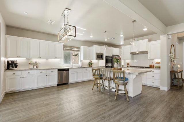 1916 Beale Cir, Lincoln, CA 95648