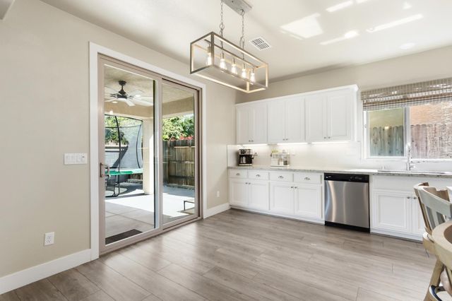 1916 Beale Cir, Lincoln, CA 95648