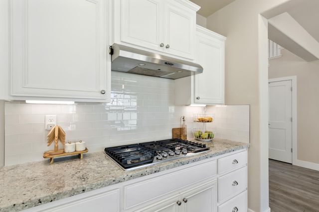 1916 Beale Cir, Lincoln, CA 95648