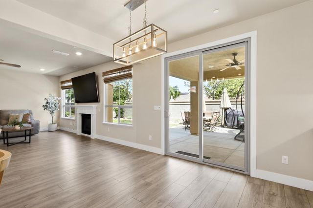 1916 Beale Cir, Lincoln, CA 95648