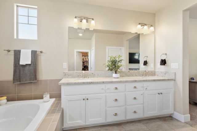 1916 Beale Cir, Lincoln, CA 95648