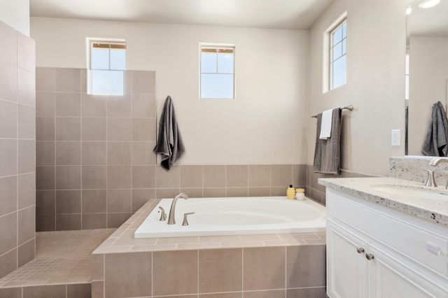 1916 Beale Cir, Lincoln, CA 95648