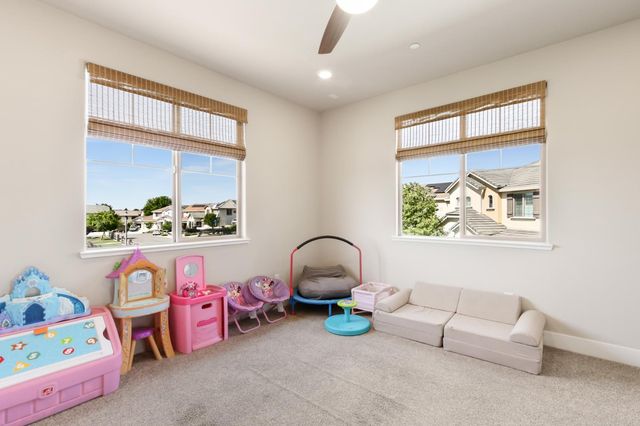 1916 Beale Cir, Lincoln, CA 95648