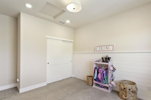 1916 Beale Cir, Lincoln, CA 95648