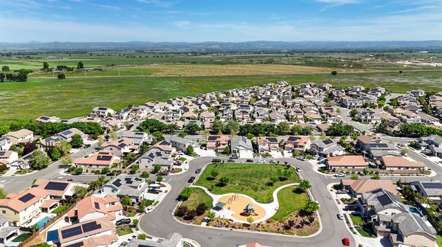 1916 Beale Cir, Lincoln, CA 95648