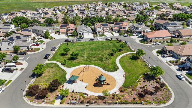 1916 Beale Cir, Lincoln, CA 95648