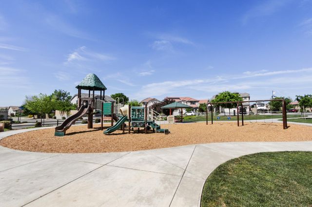 1916 Beale Cir, Lincoln, CA 95648