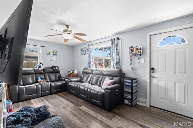 3731 Edmundson Road, St Louis, MO 63114