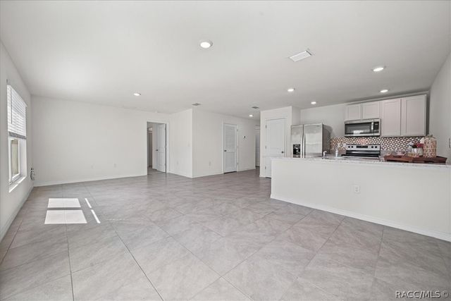 8471 Clearway Drive, Wildwood, FL 34785