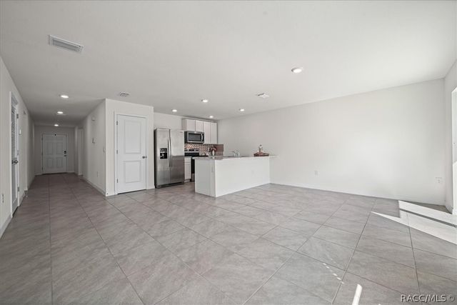 8471 Clearway Drive, Wildwood, FL 34785