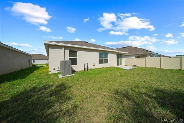 8471 Clearway Drive, Wildwood, FL 34785